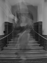 Разница между призраком и привидением?